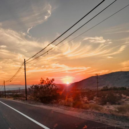 The Desert Monroe-Hot Tub-Firepit-Games-By Joshua Tree National Park ทเวนตีไนน์พาล์มส์ ภายนอก รูปภาพ