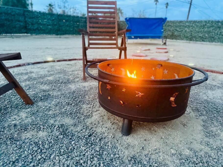 The Desert Monroe-Hot Tub-Firepit-Games-By Joshua Tree National Park ทเวนตีไนน์พาล์มส์ ภายนอก รูปภาพ